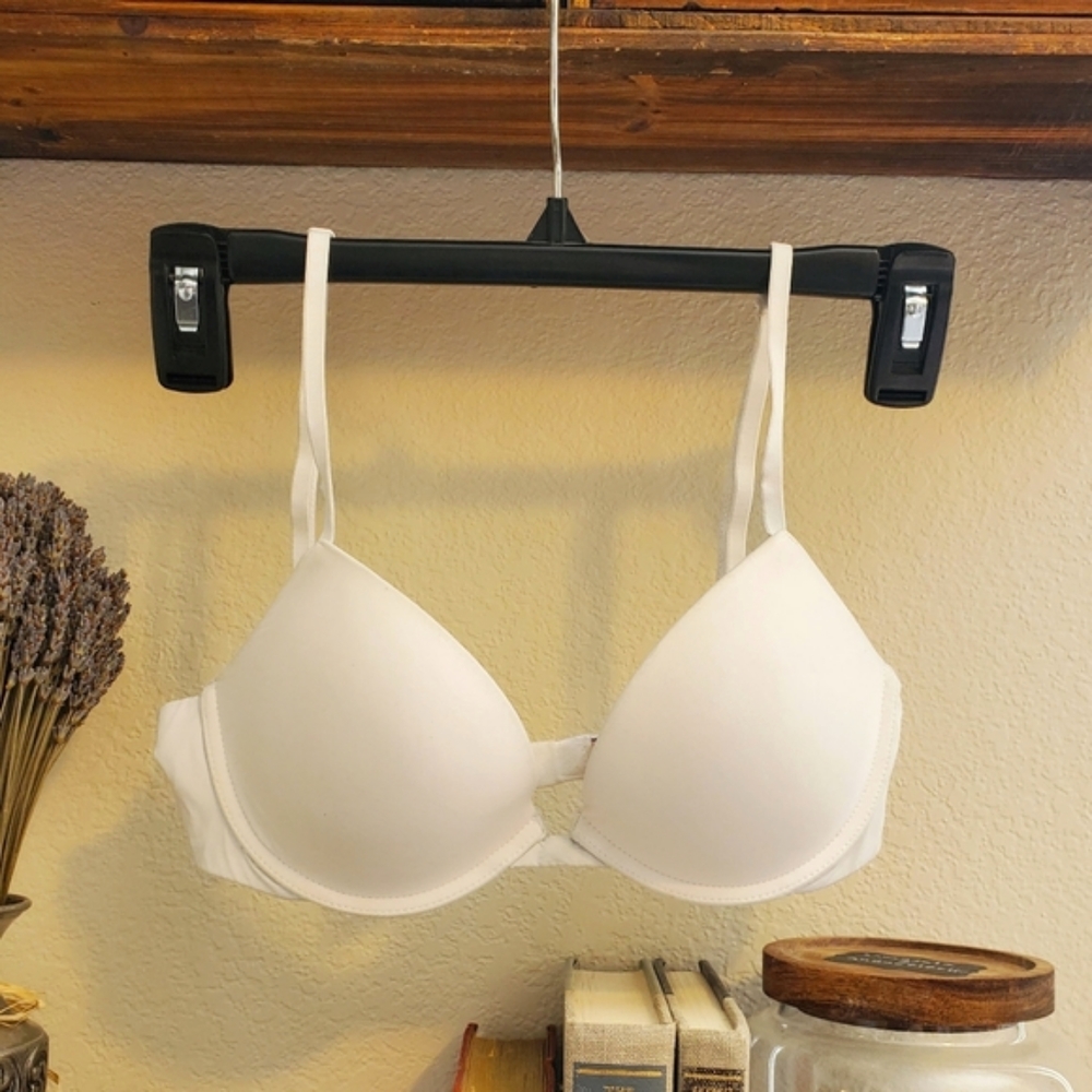 Victoria's Secret Ivory Push Up 32C 🌻